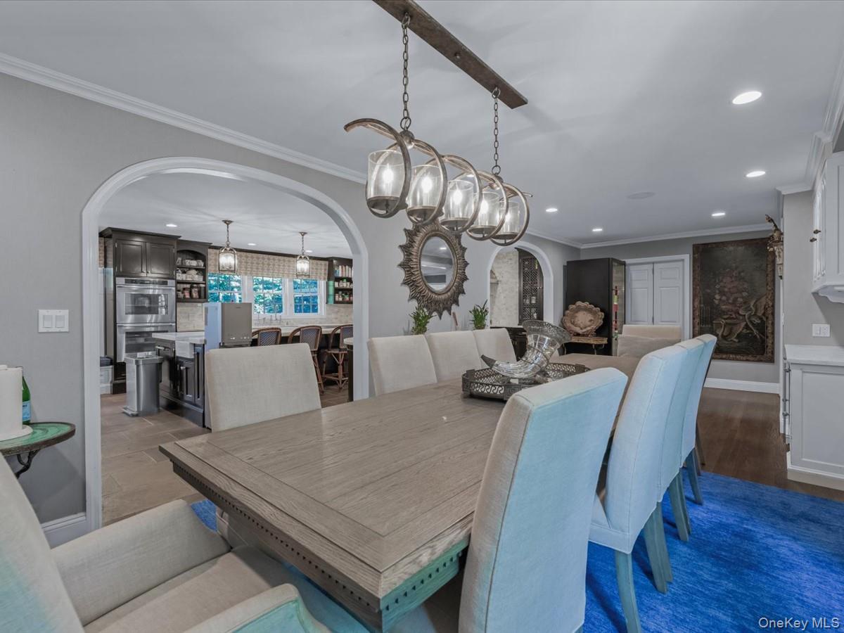 14 Farmstead Lane, Brookville, NY 11545