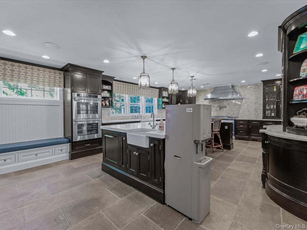 14 Farmstead Lane, Brookville, NY 11545