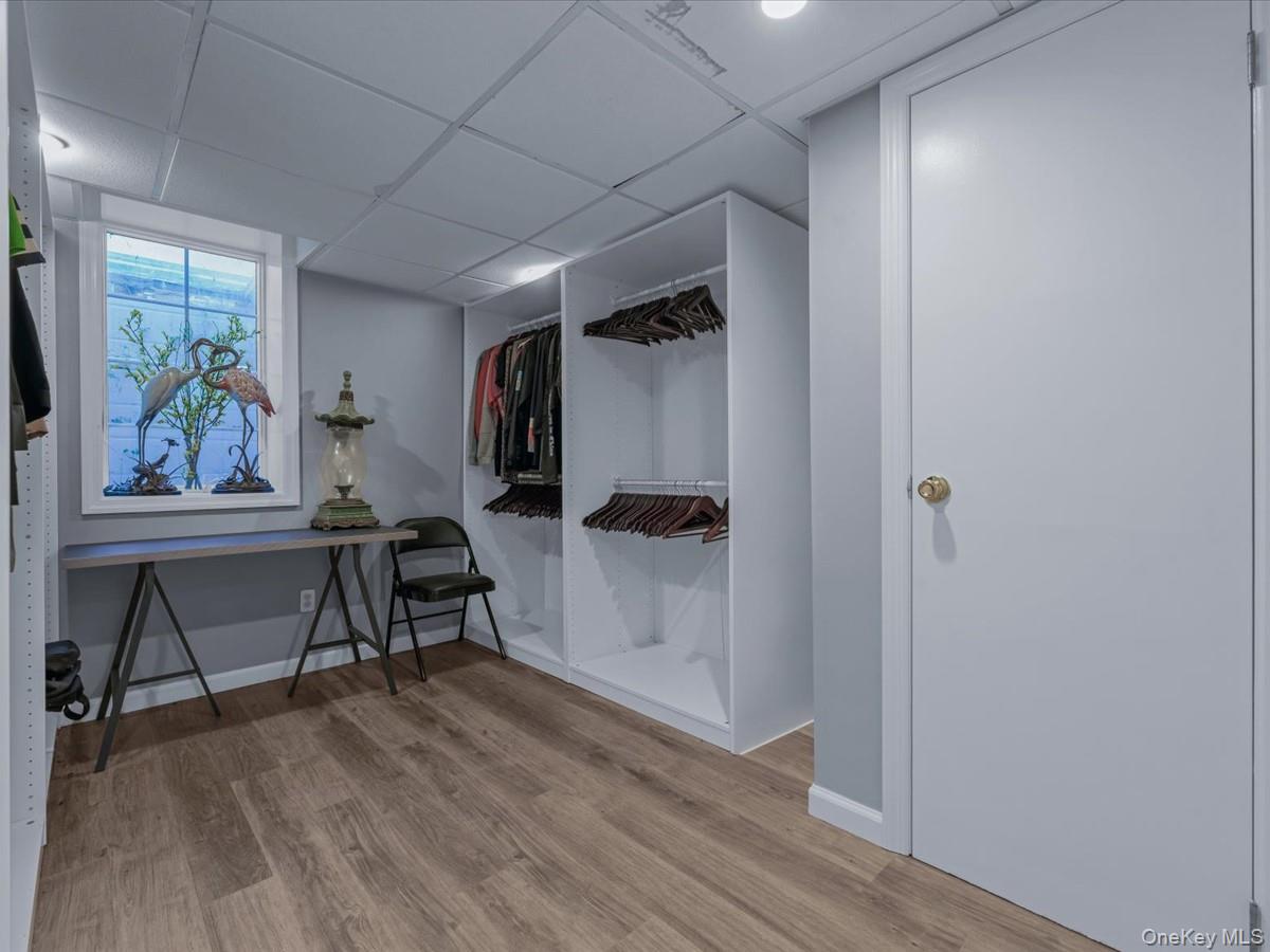 14 Farmstead Lane, Brookville, NY 11545