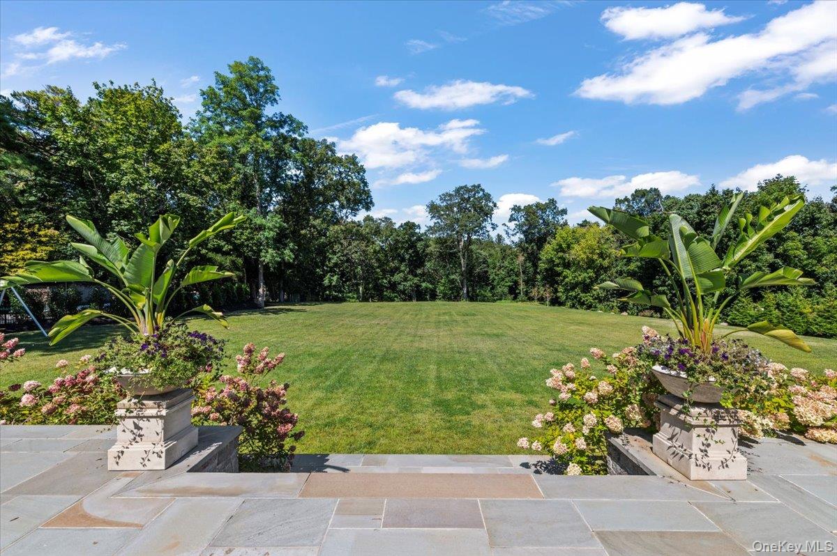 5 Gerry Lane, Lloyd Harbor, NY 11743