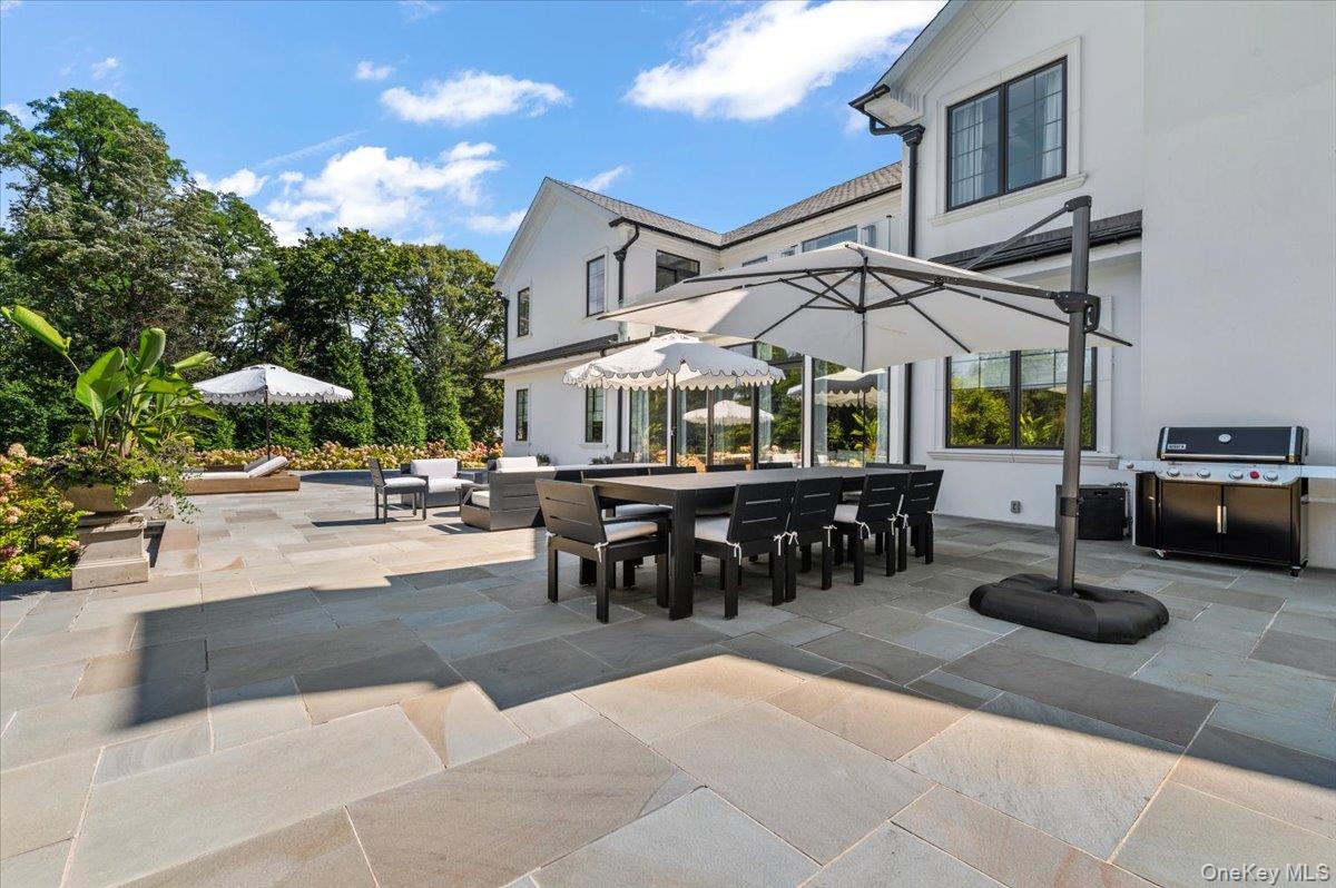 5 Gerry Lane, Lloyd Harbor, NY 11743