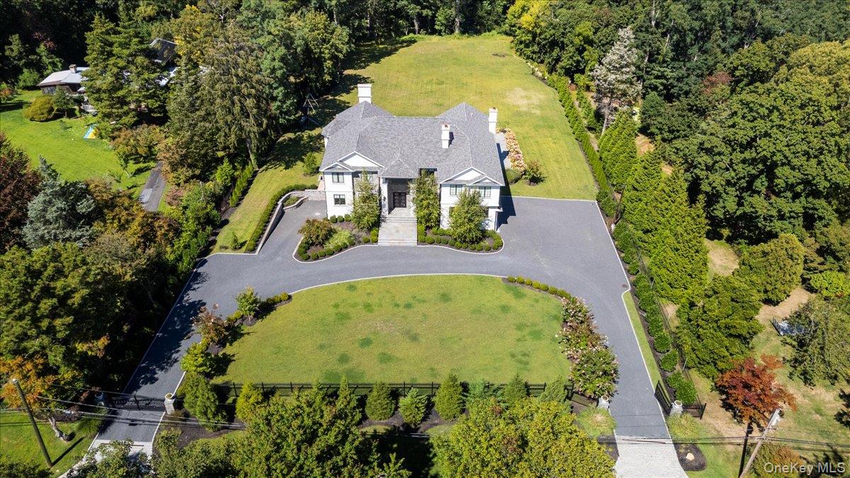 5 Gerry Lane, Lloyd Harbor, NY 11743