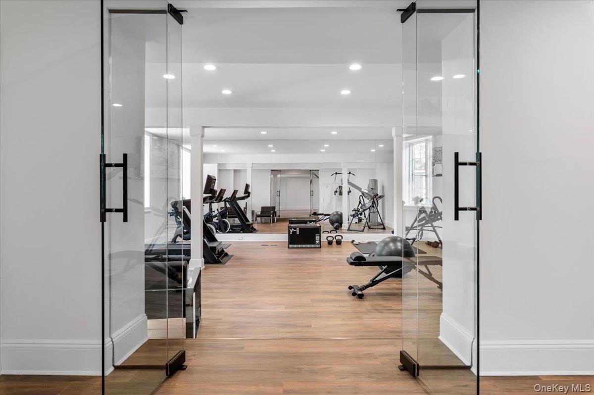 5 Gerry Lane, Lloyd Harbor, NY 11743