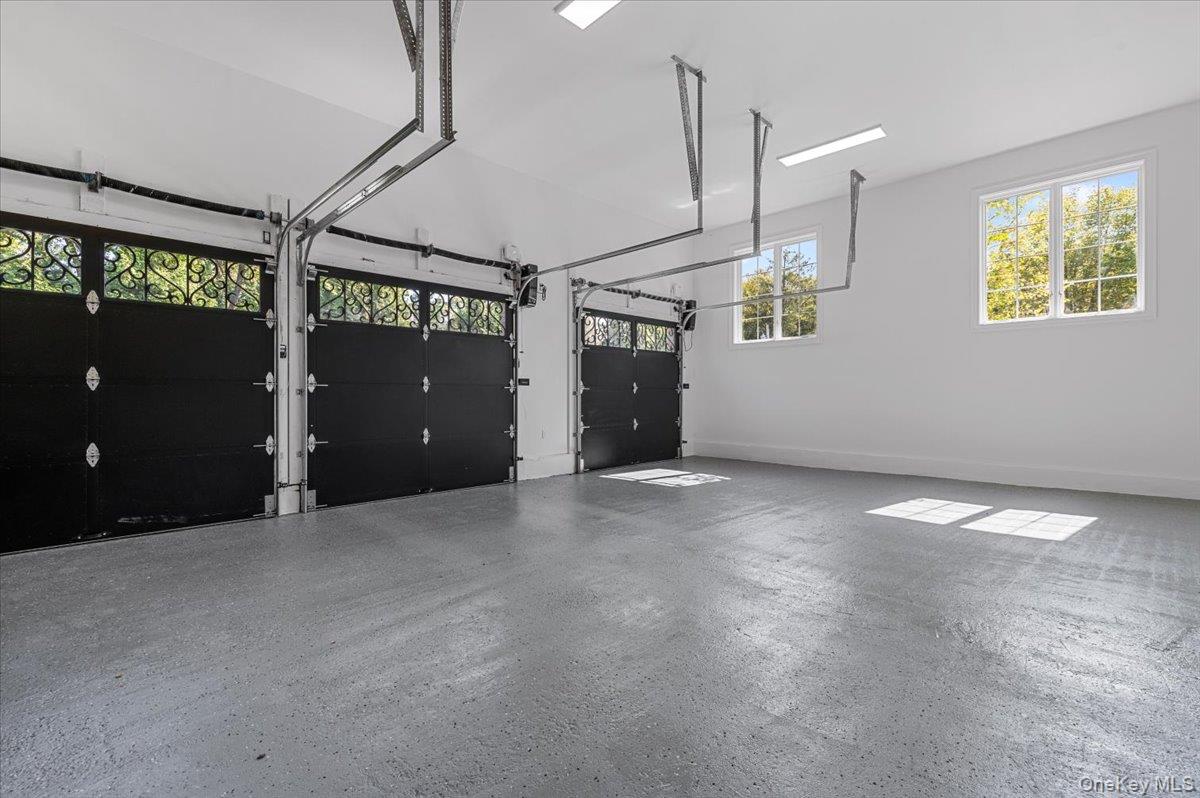 5 Gerry Lane, Lloyd Harbor, NY 11743