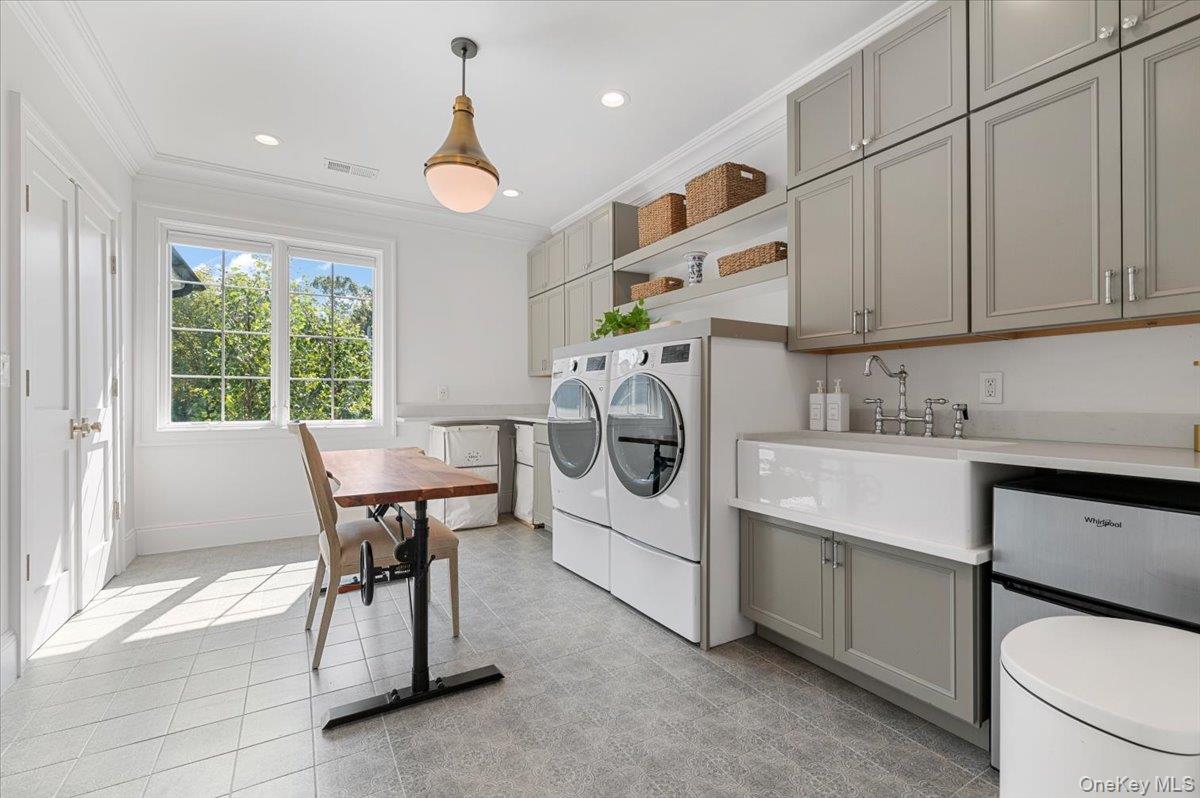 5 Gerry Lane, Lloyd Harbor, NY 11743