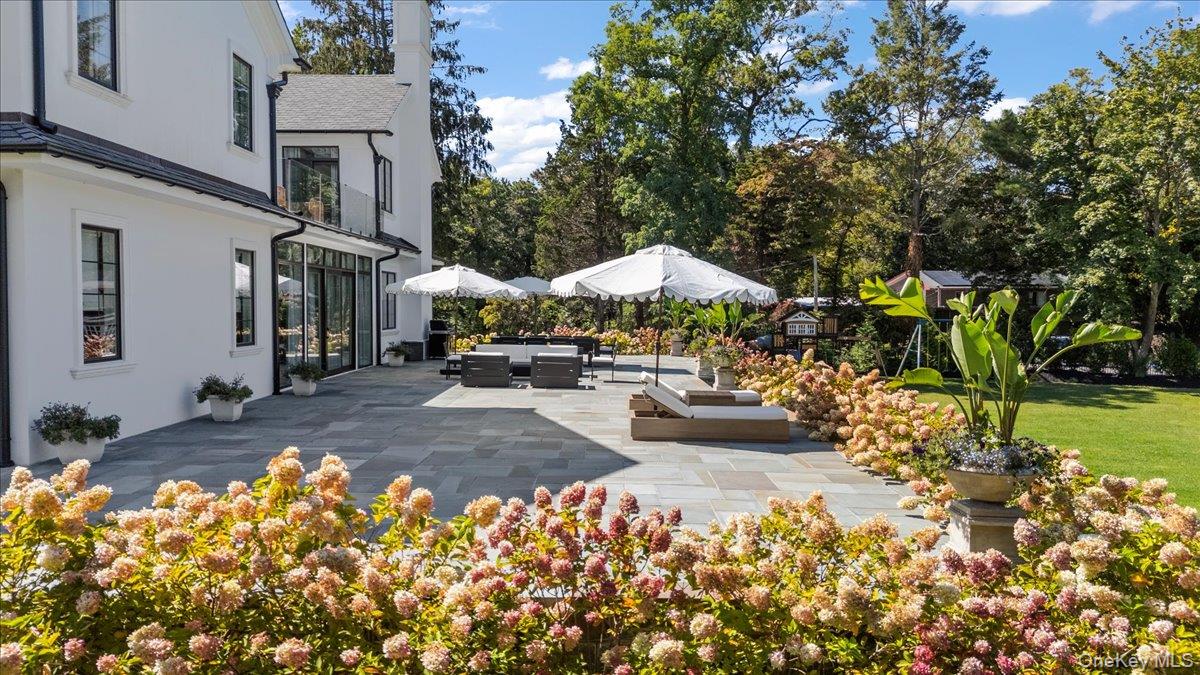 5 Gerry Lane, Lloyd Harbor, NY 11743