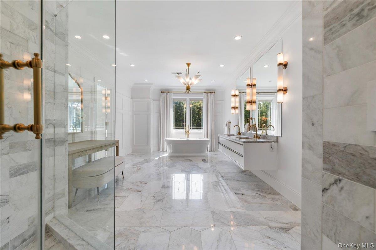 5 Gerry Lane, Lloyd Harbor, NY 11743