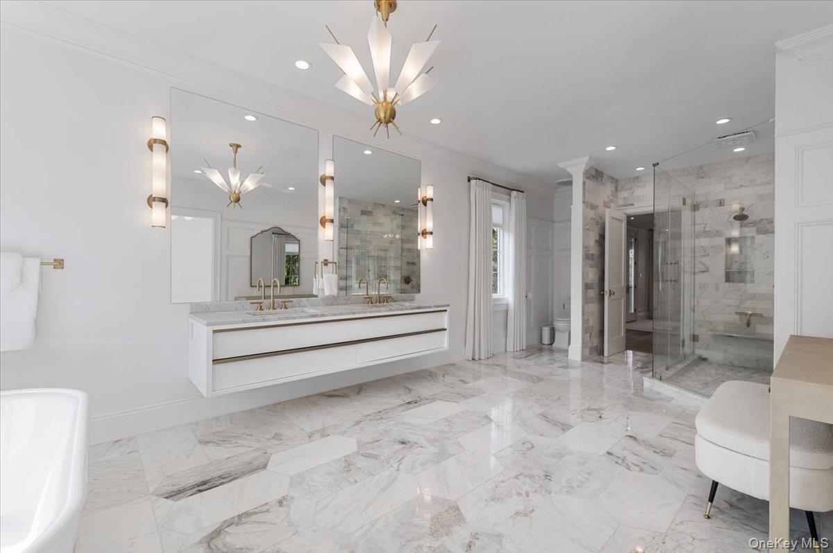 5 Gerry Lane, Lloyd Harbor, NY 11743