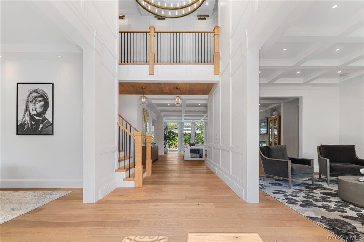 5 Gerry Lane, Lloyd Harbor, NY 11743