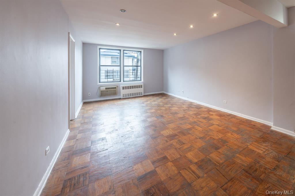 175-45 88th Ave. # 2L, Jamaica, NY 11432