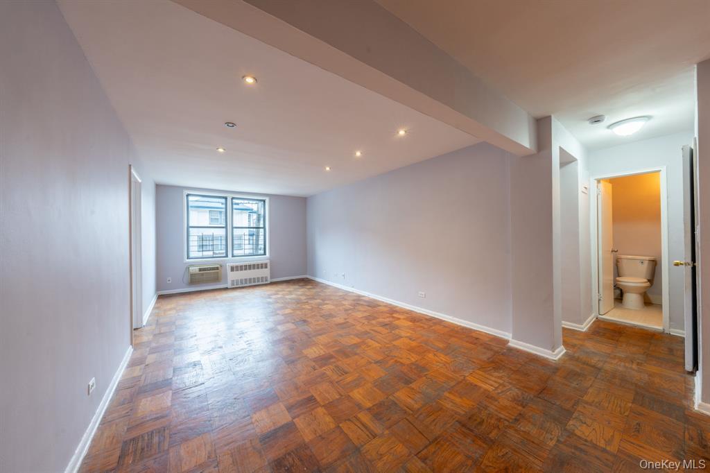 175-45 88th Ave. # 2L, Jamaica, NY 11432