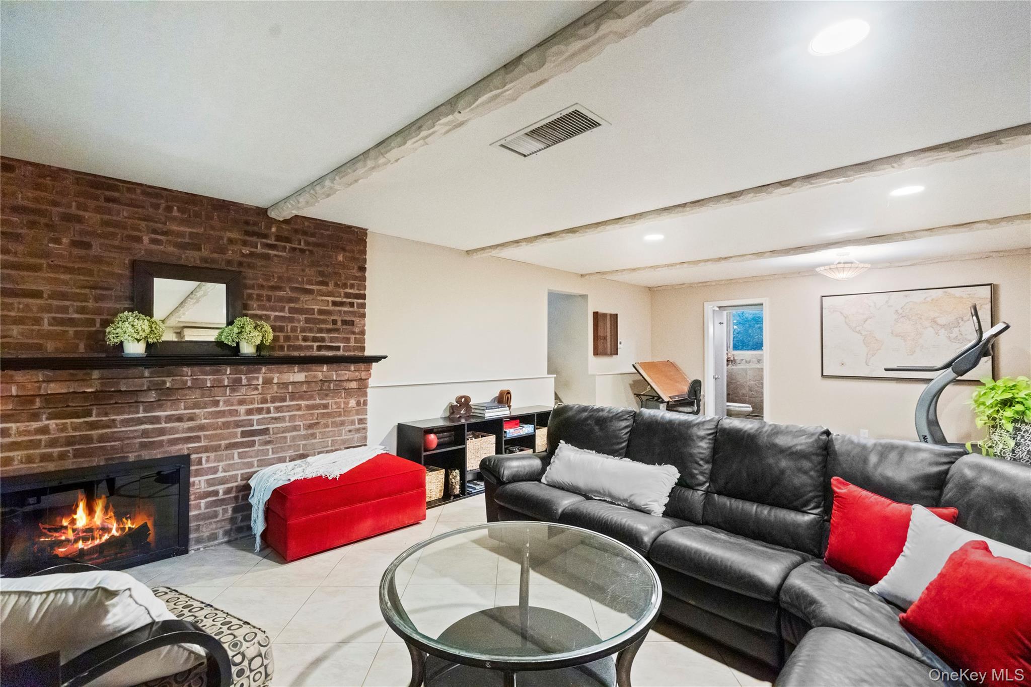 25 Surry Hill Place, Huntington, NY 11743