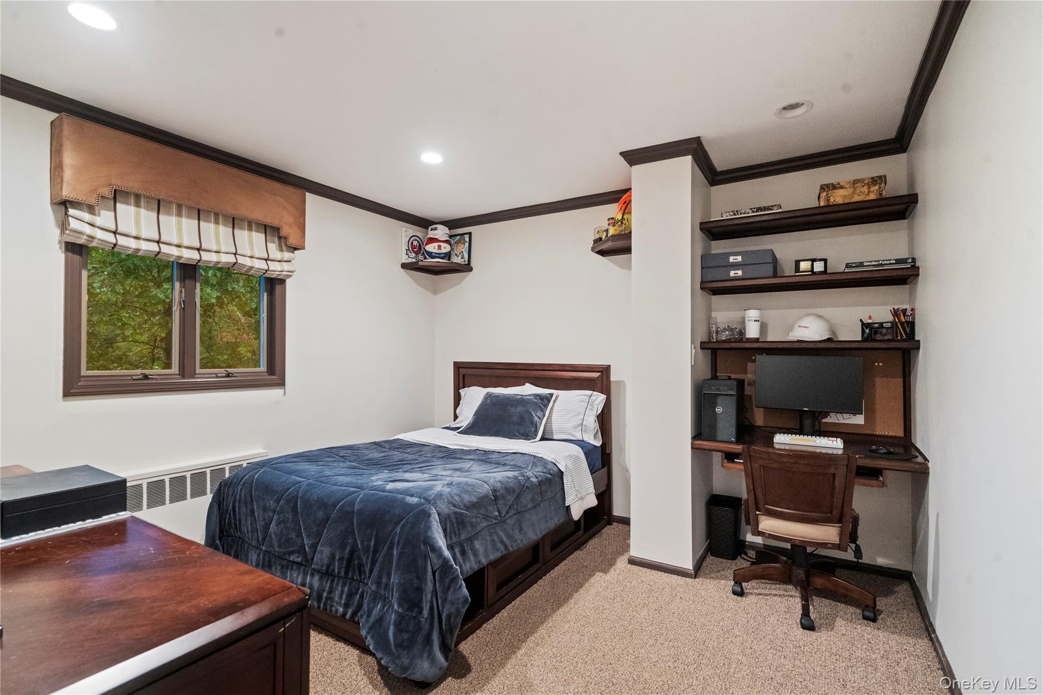 25 Surry Hill Place, Huntington, NY 11743