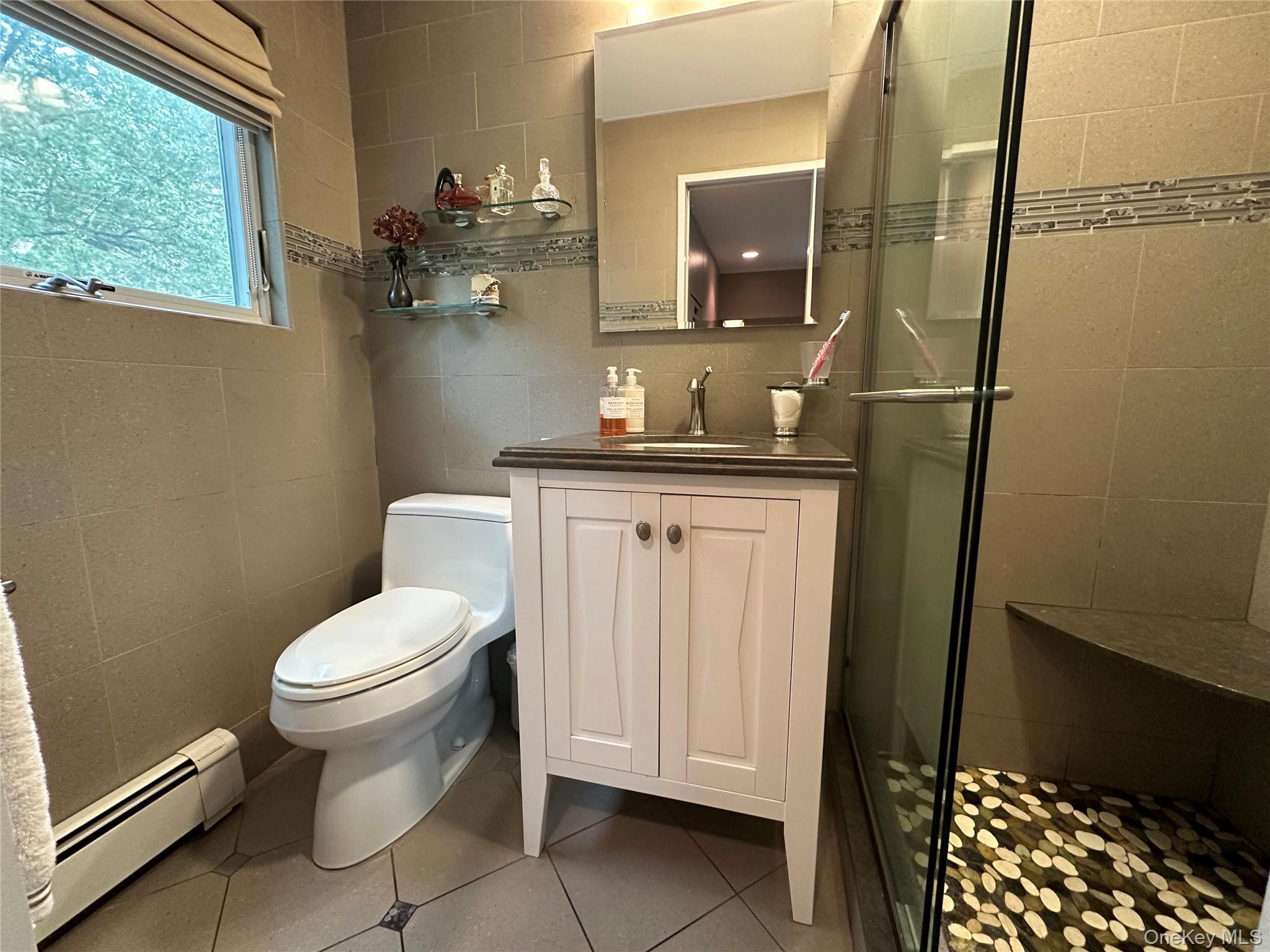 25 Surry Hill Place, Huntington, NY 11743