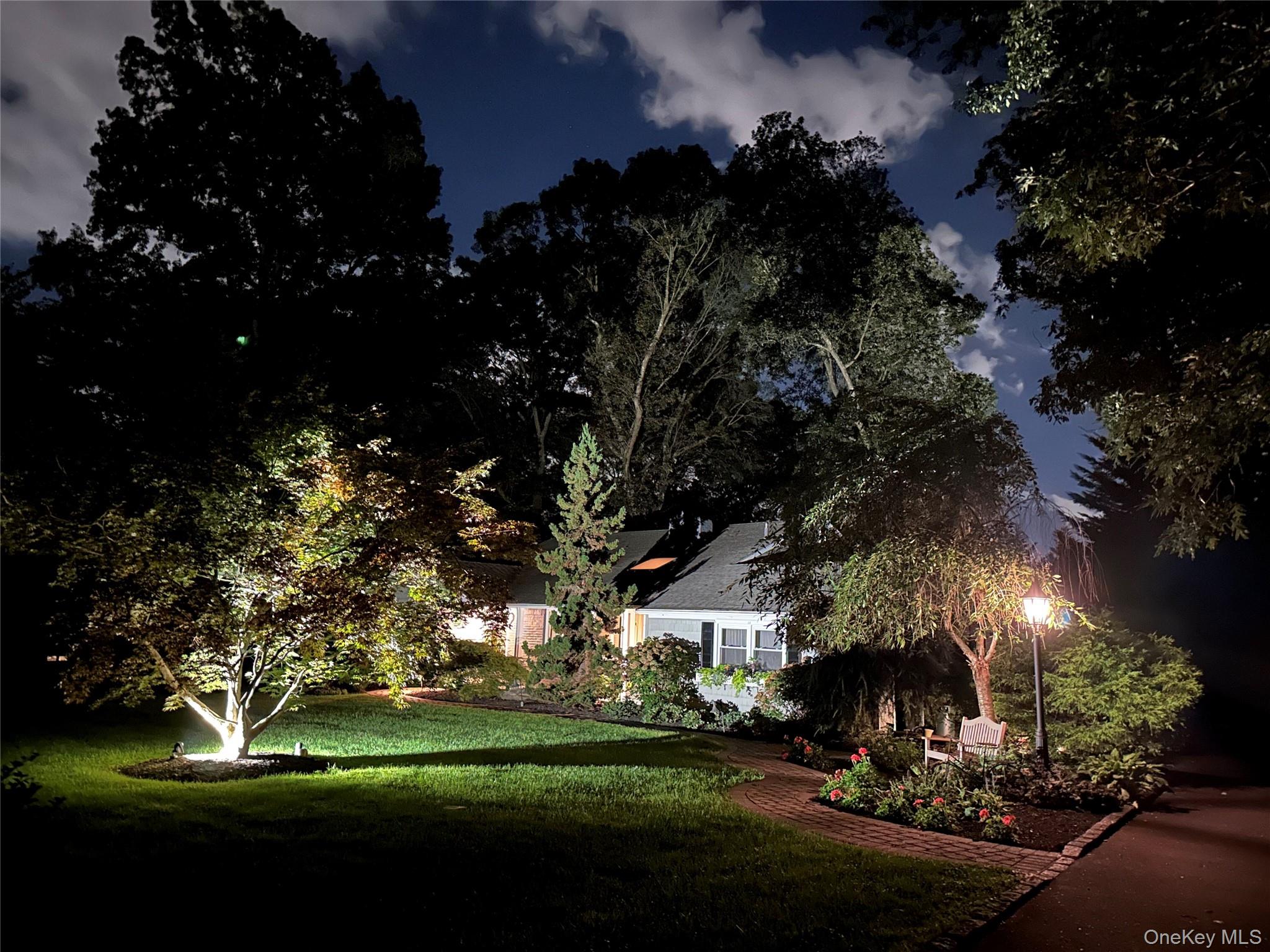 25 Surry Hill Place, Huntington, NY 11743