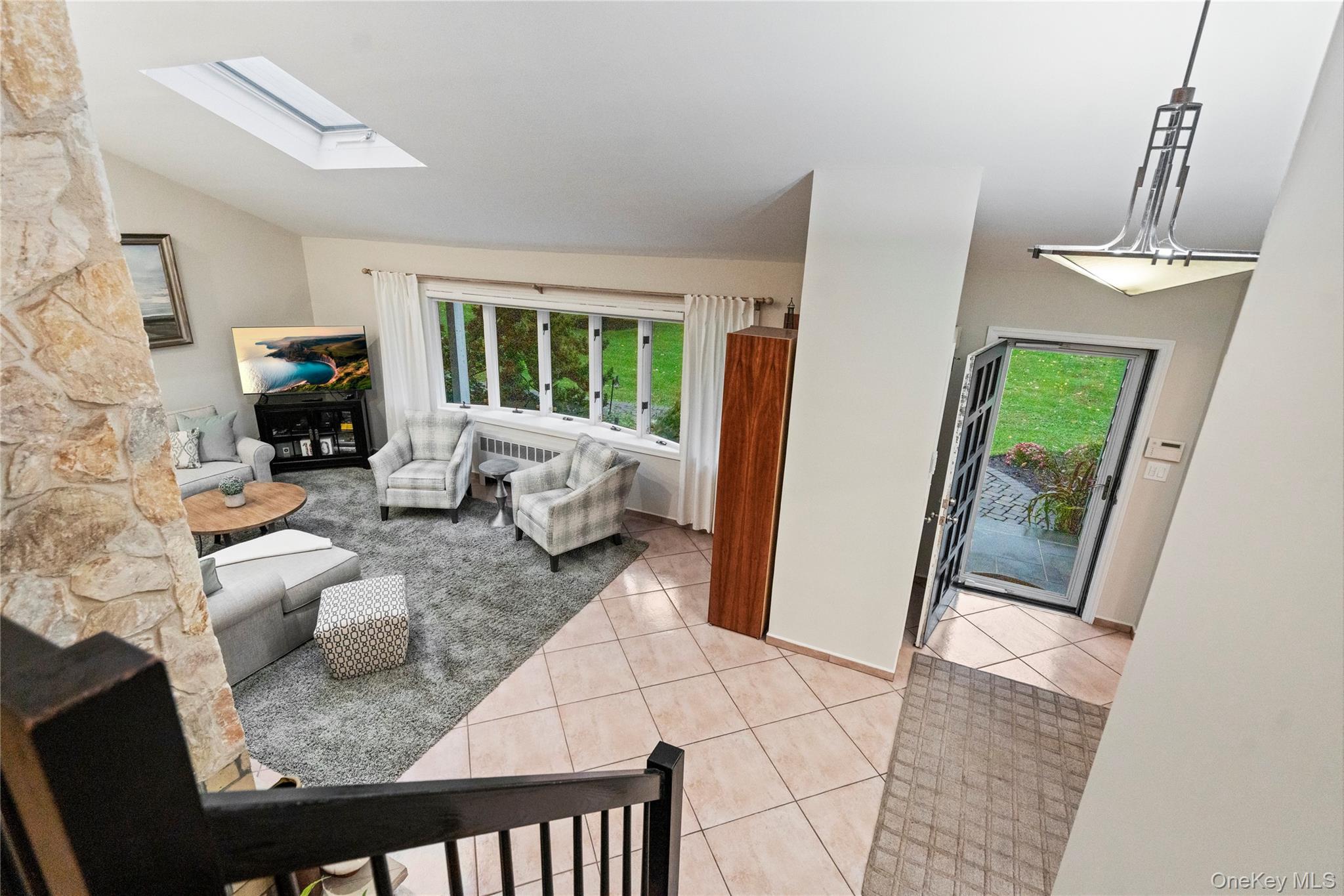 25 Surry Hill Place, Huntington, NY 11743