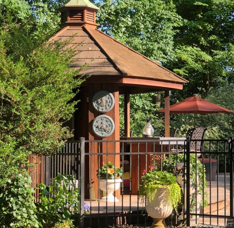 25 Surry Hill Place, Huntington, NY 11743