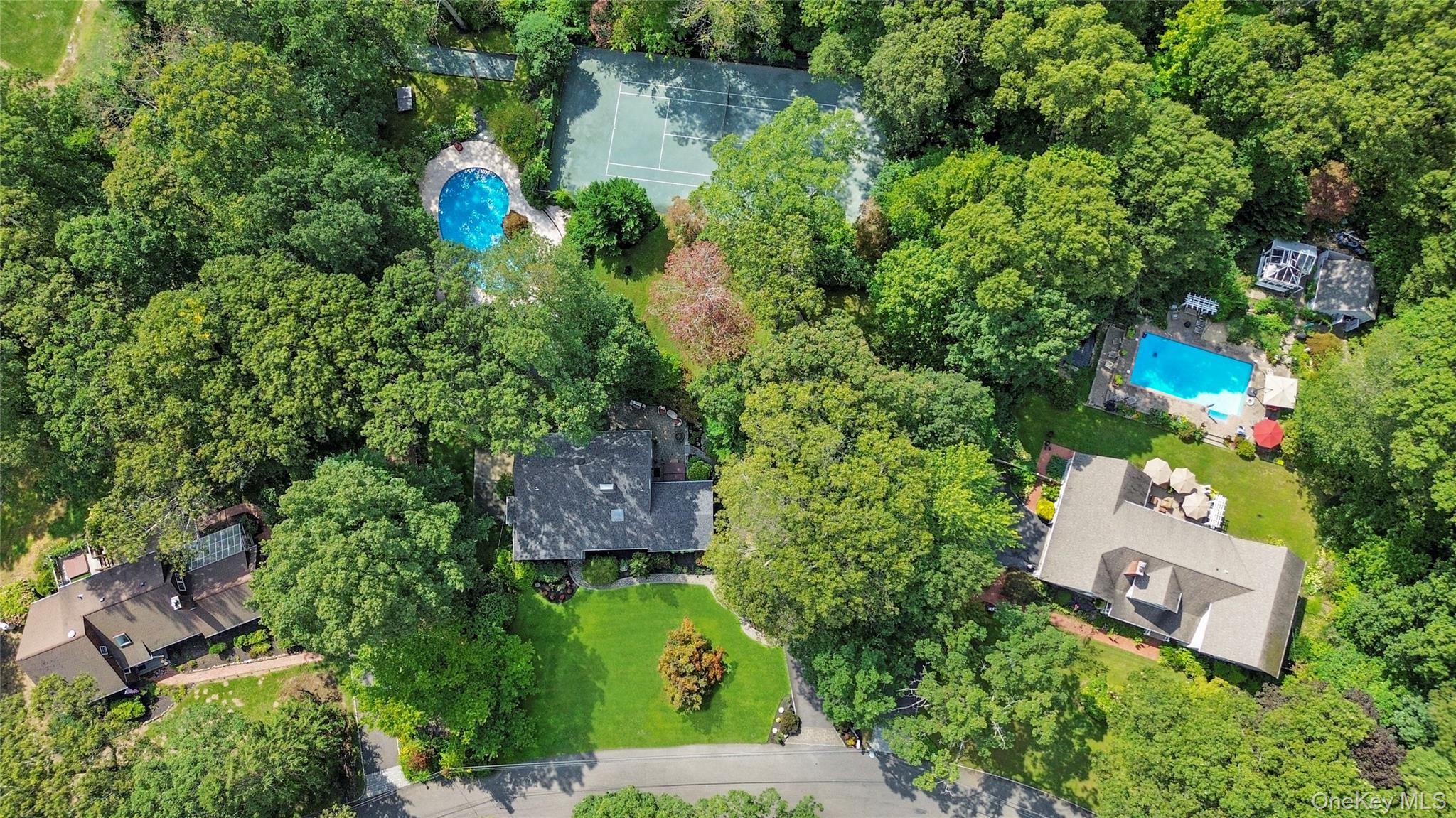 25 Surry Hill Place, Huntington, NY 11743