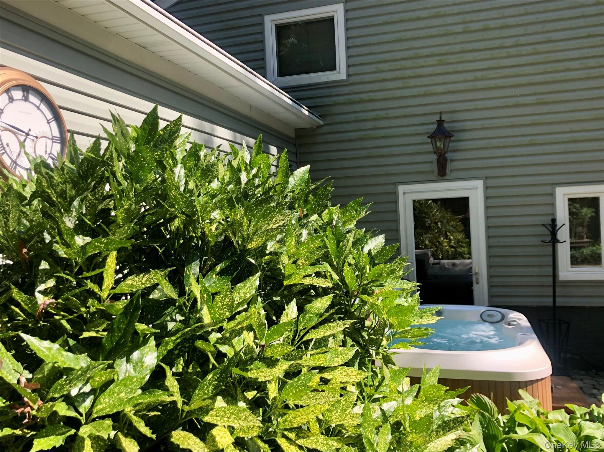 25 Surry Hill Place, Huntington, NY 11743