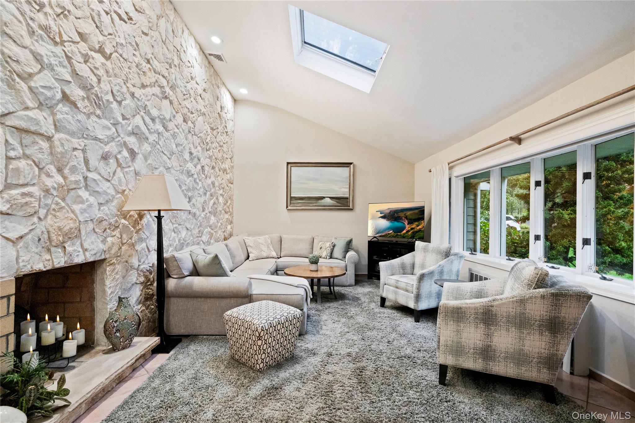 25 Surry Hill Place, Huntington, NY 11743