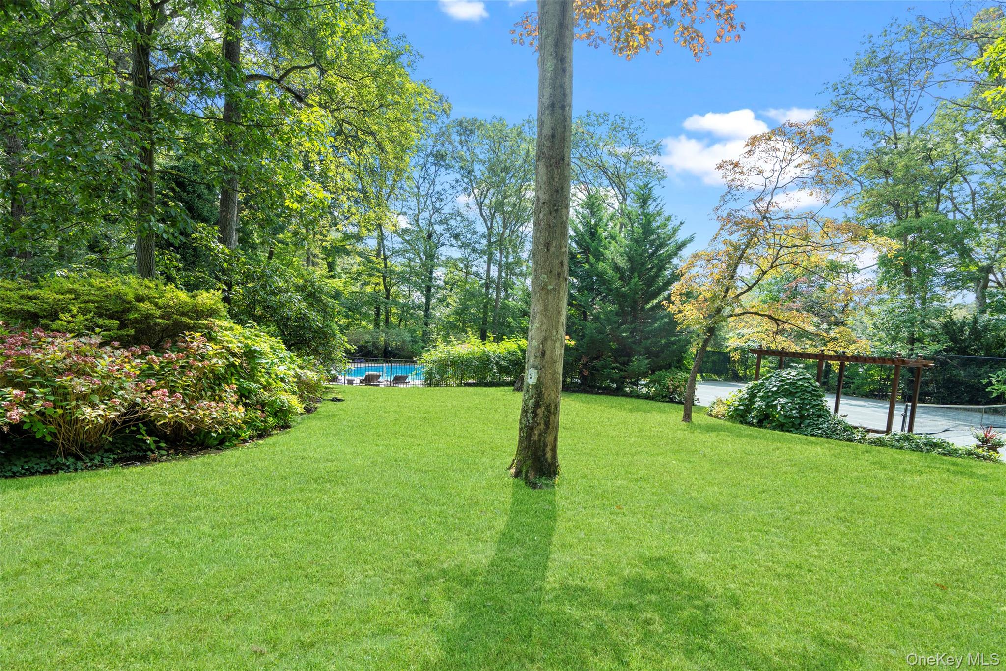 25 Surry Hill Place, Huntington, NY 11743