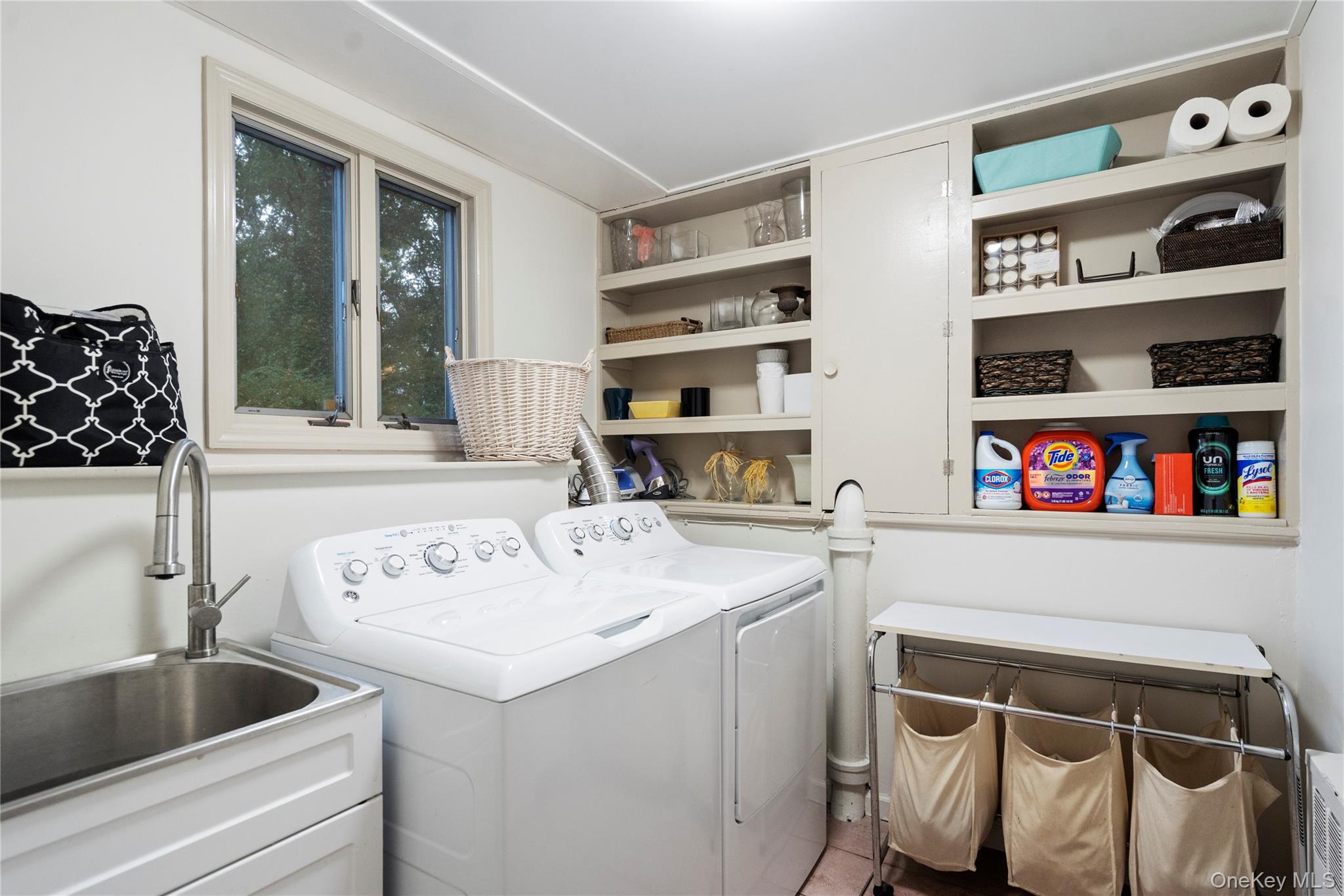 25 Surry Hill Place, Huntington, NY 11743