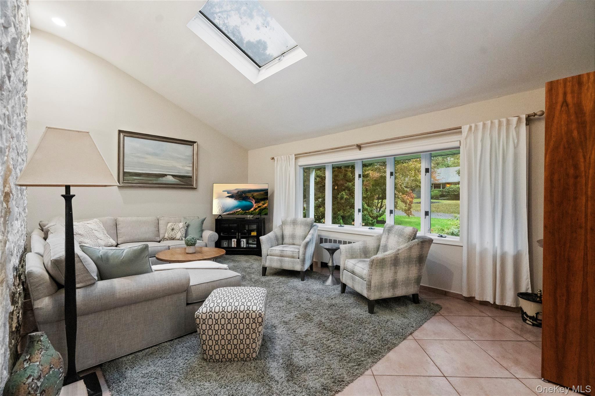 25 Surry Hill Place, Huntington, NY 11743