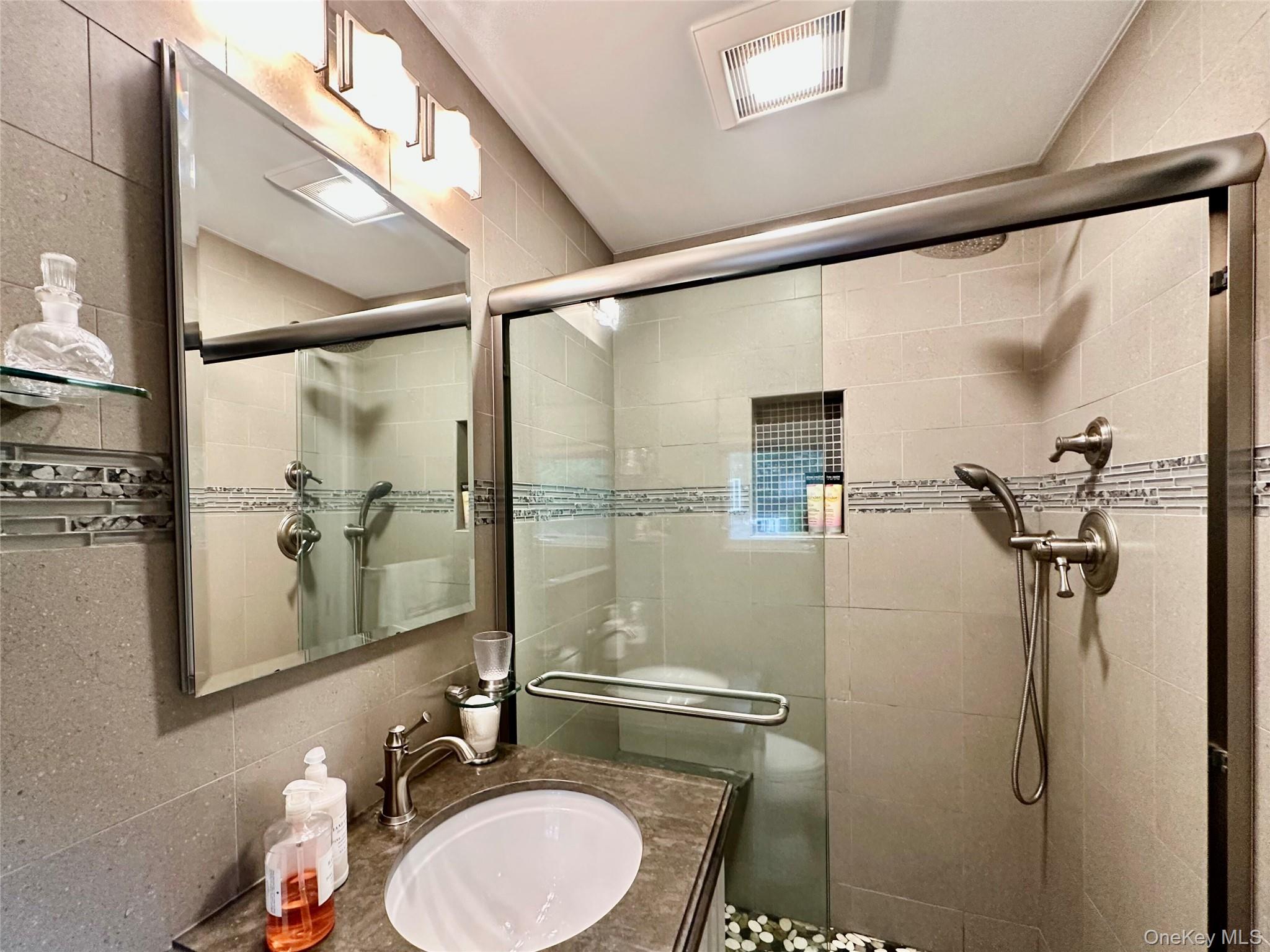 25 Surry Hill Place, Huntington, NY 11743