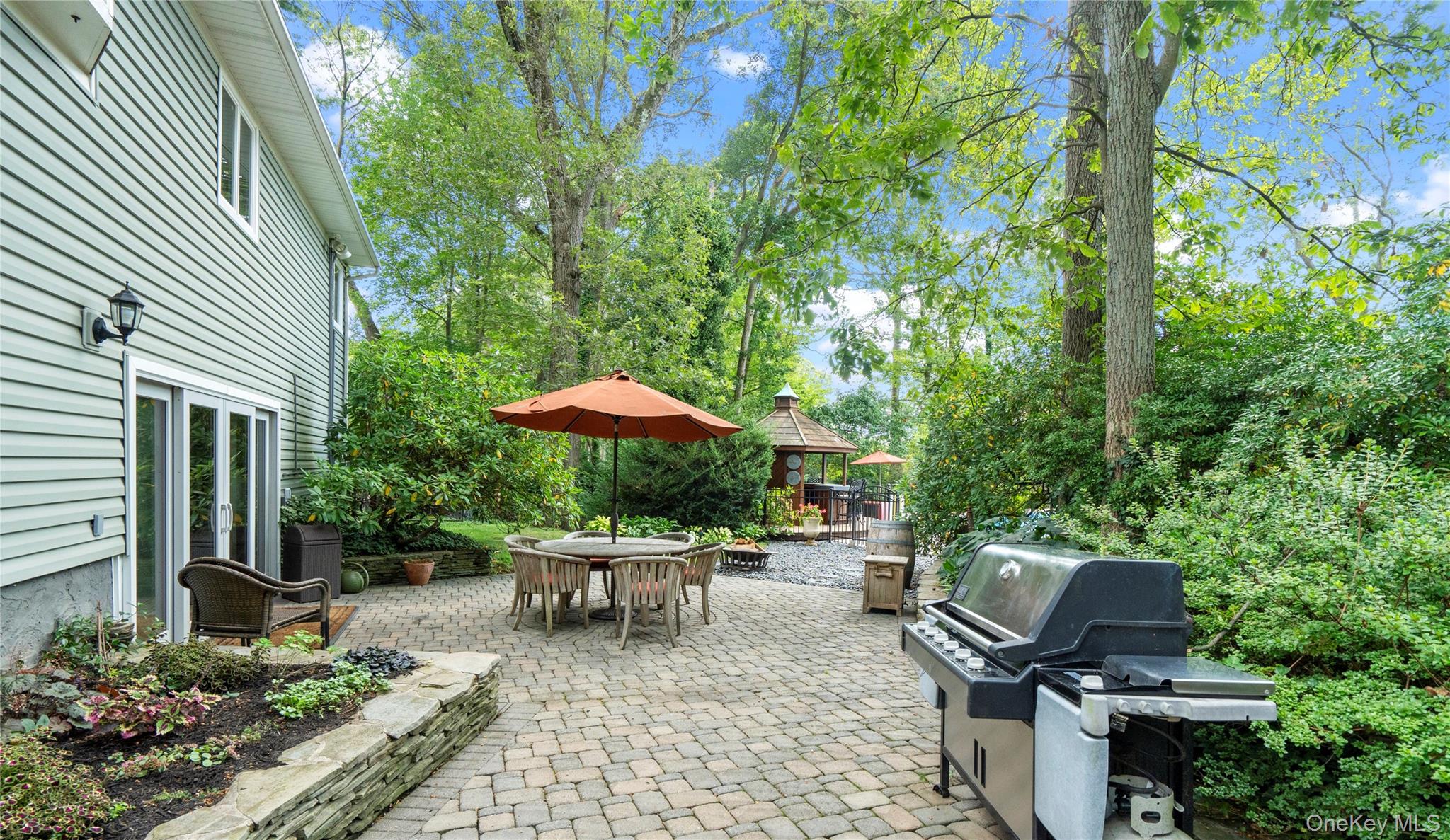 25 Surry Hill Place, Huntington, NY 11743