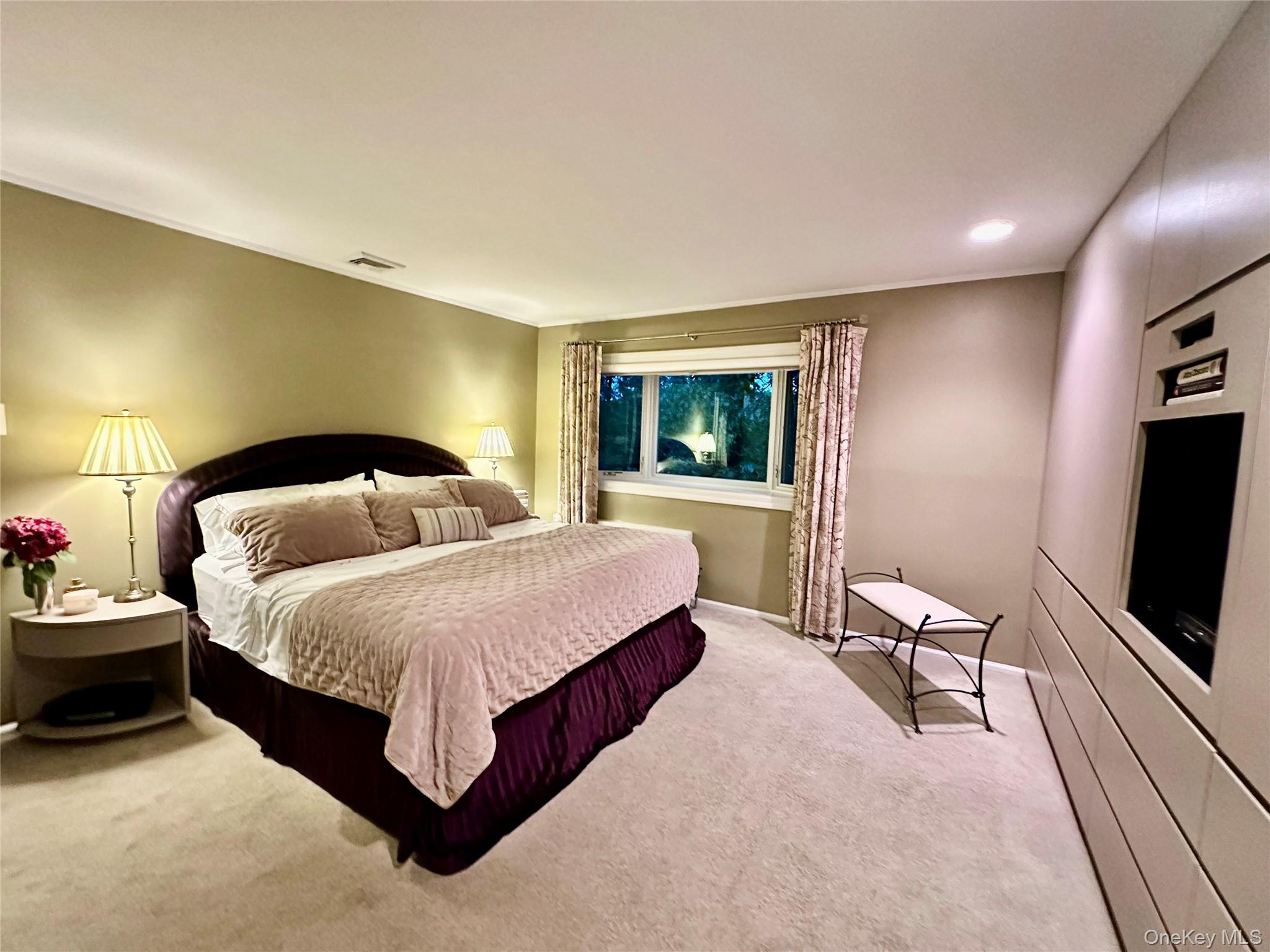 25 Surry Hill Place, Huntington, NY 11743