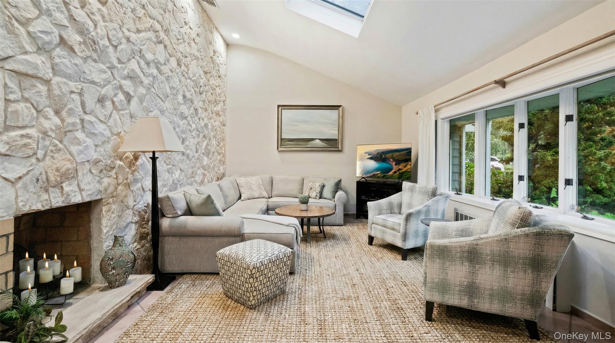 25 Surry Hill Place, Huntington, NY 11743