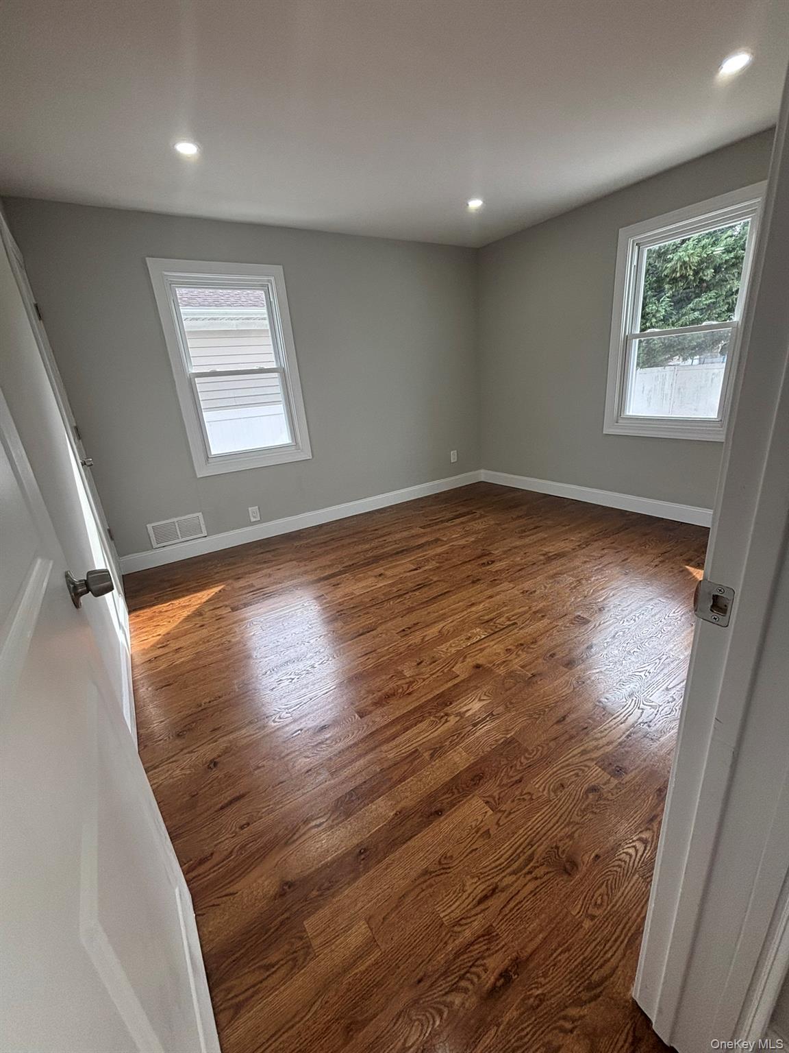 3154 Roxbury Road, Oceanside, NY 11572