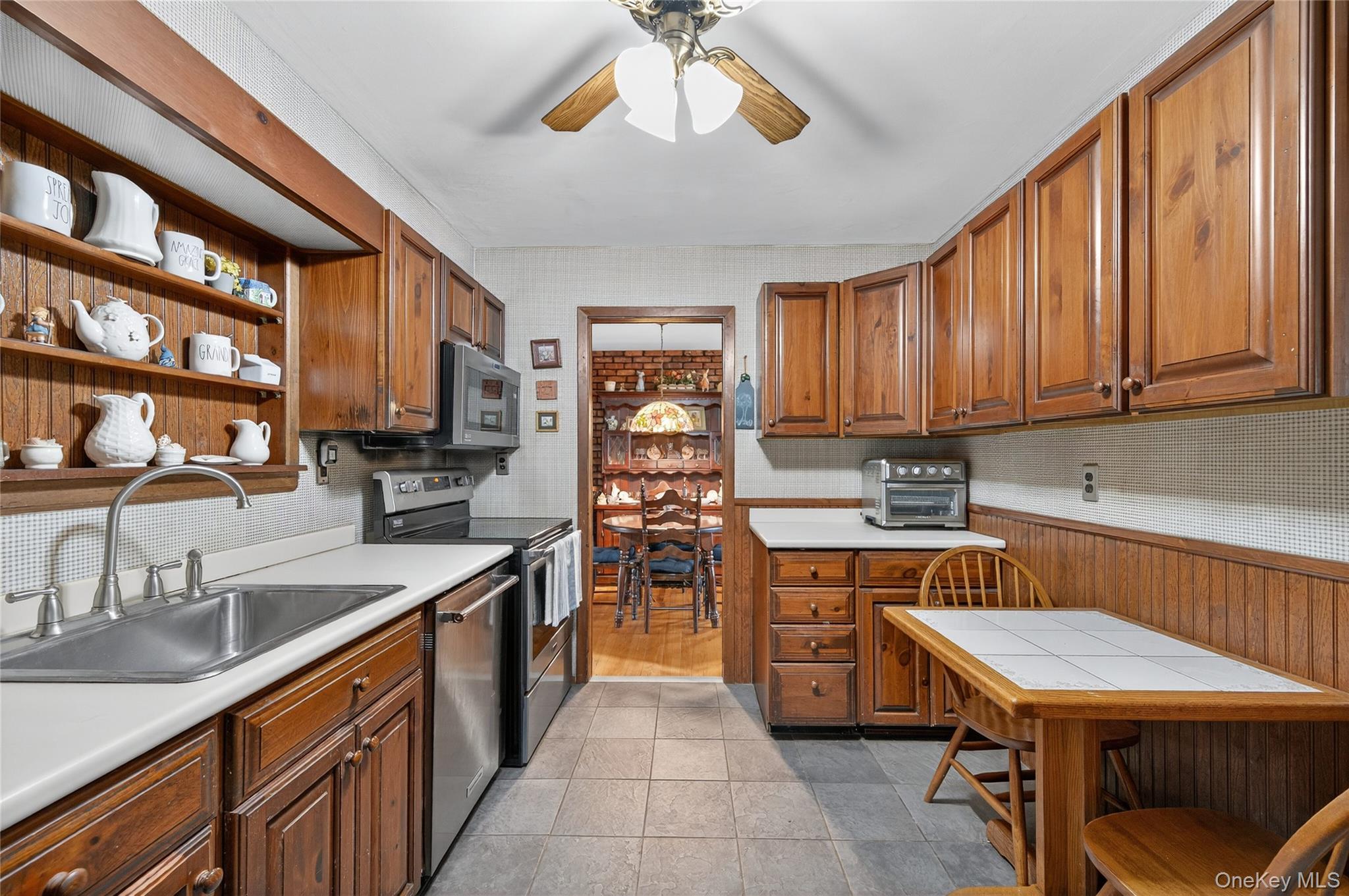 92 Hemlock Drive, Farmingdale, NY 11735