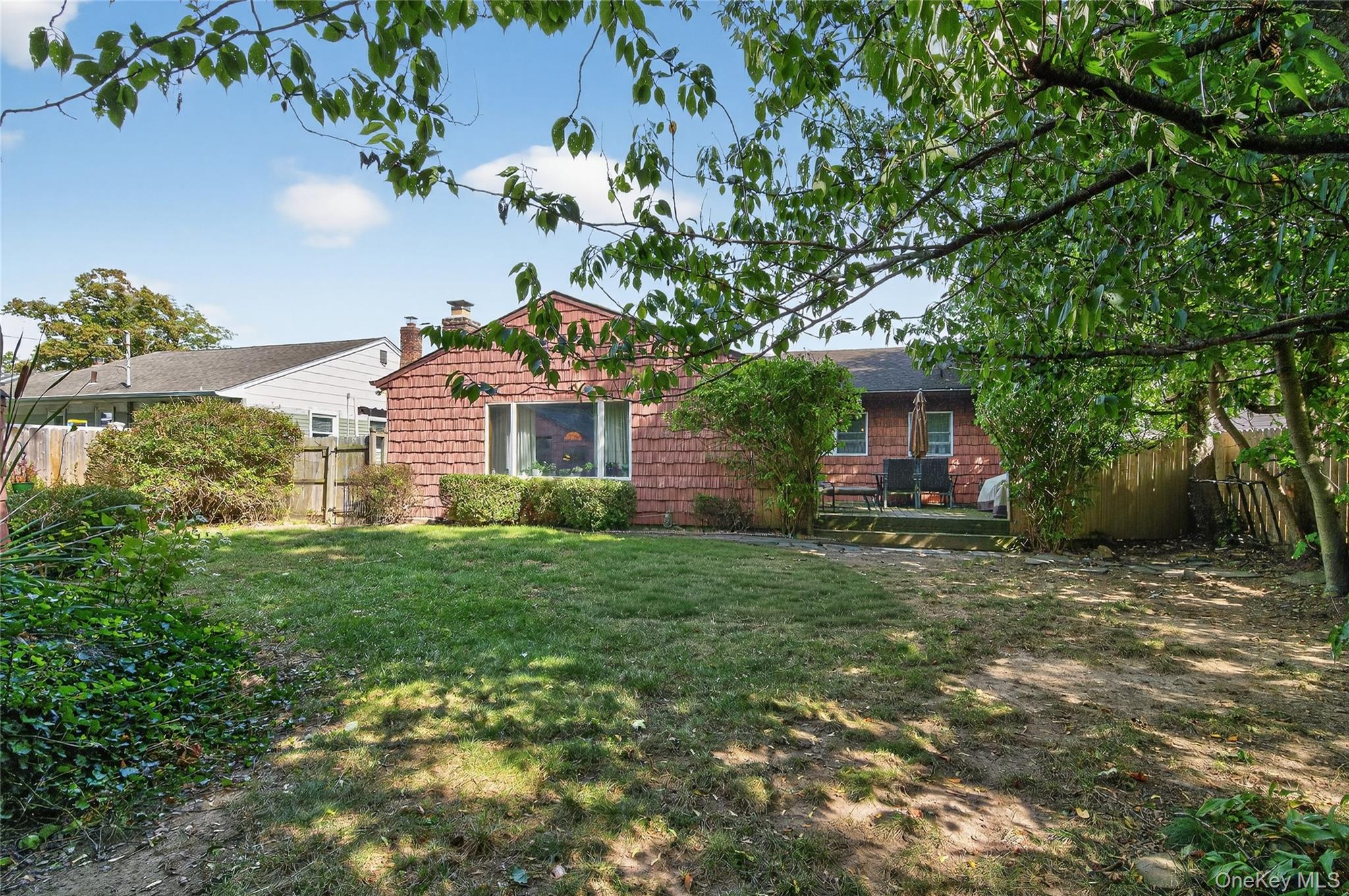 92 Hemlock Drive, Farmingdale, NY 11735