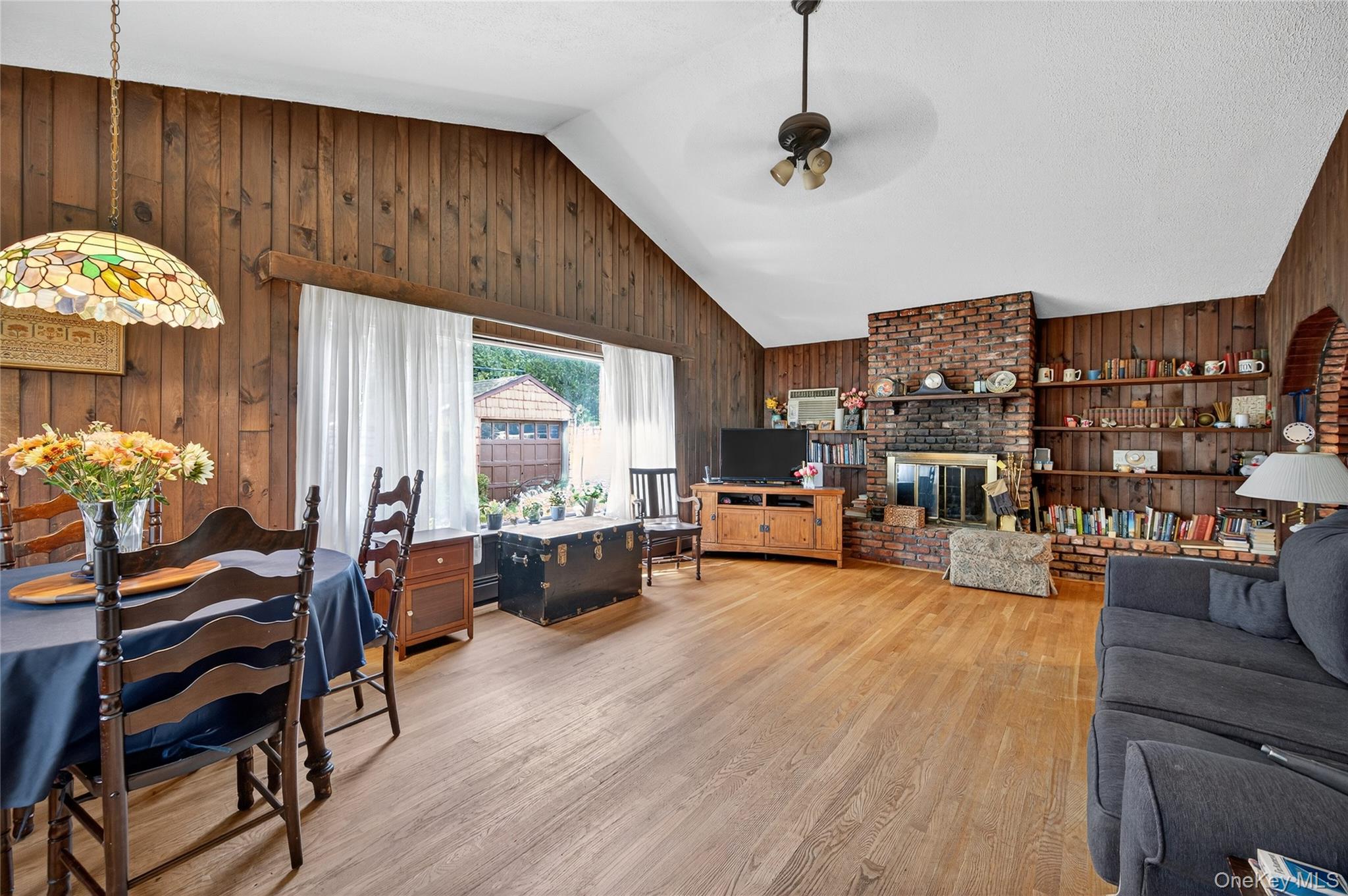 92 Hemlock Drive, Farmingdale, NY 11735