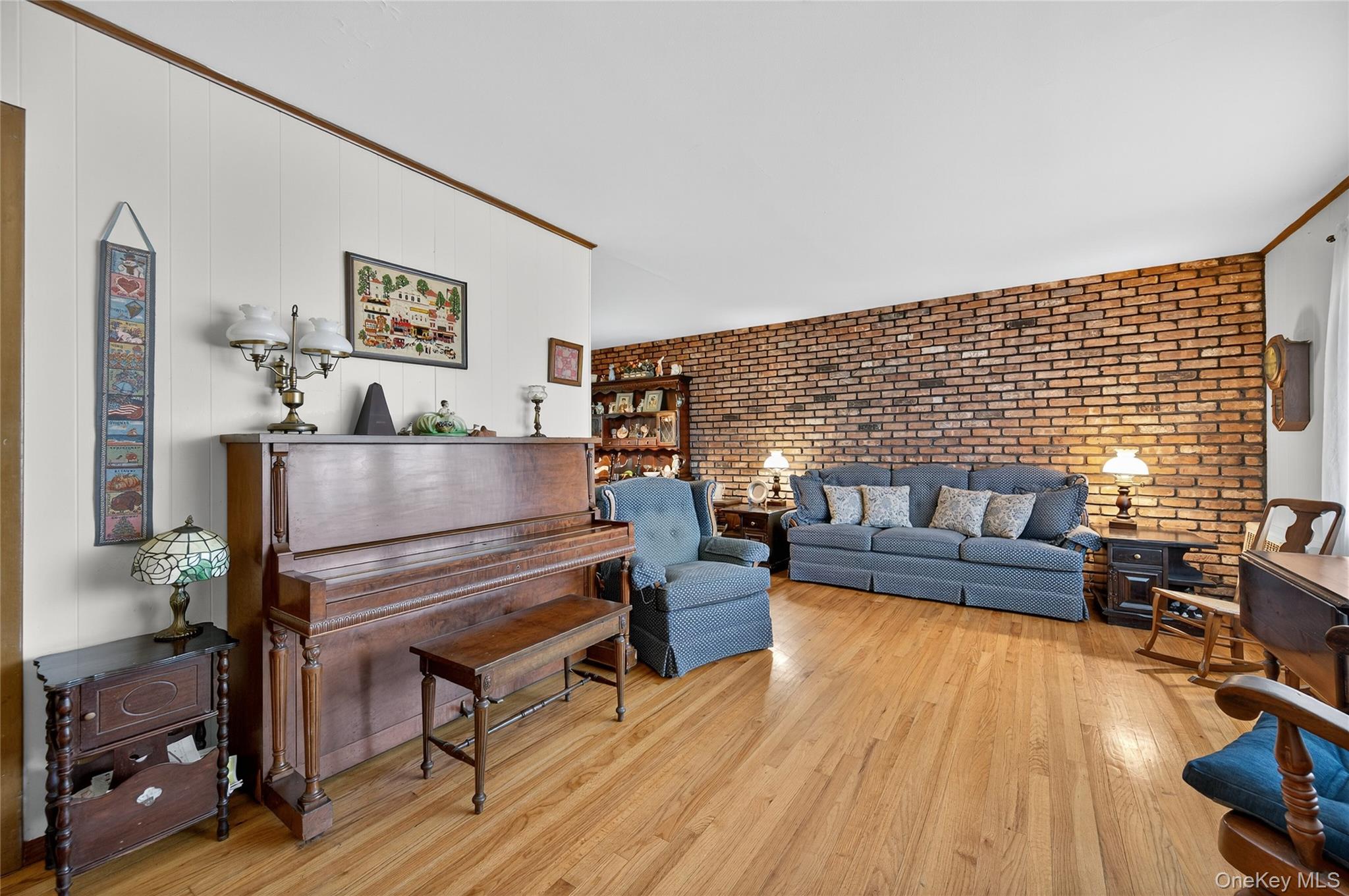 92 Hemlock Drive, Farmingdale, NY 11735