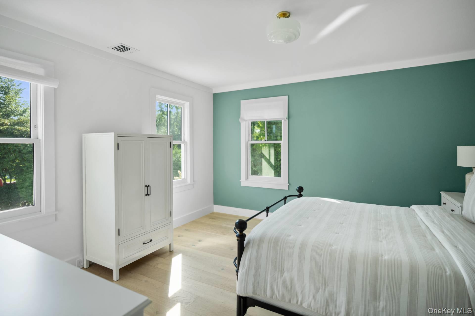 44 Buell Lane, East Hampton, NY 11937