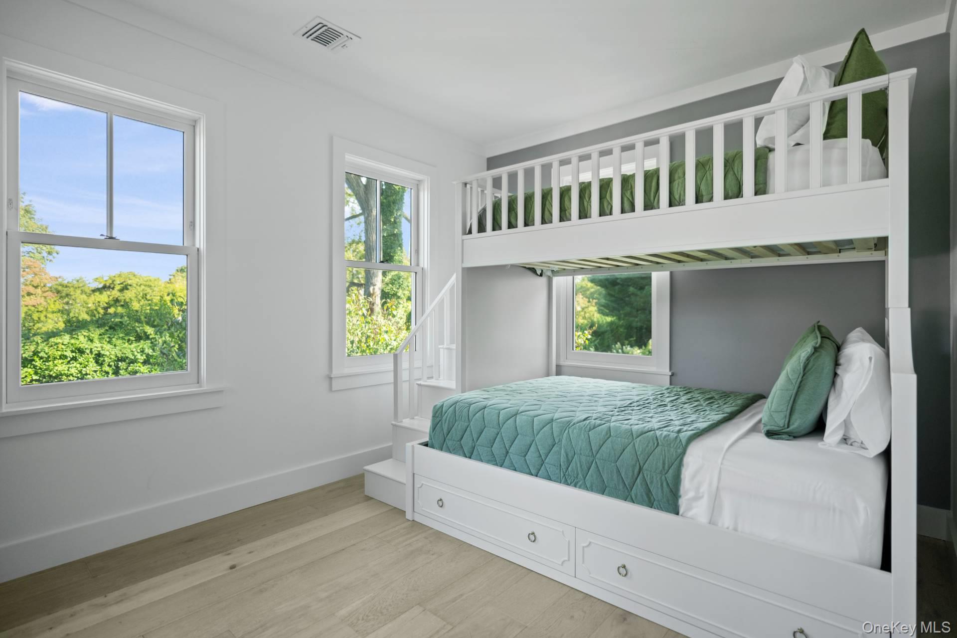 44 Buell Lane, East Hampton, NY 11937