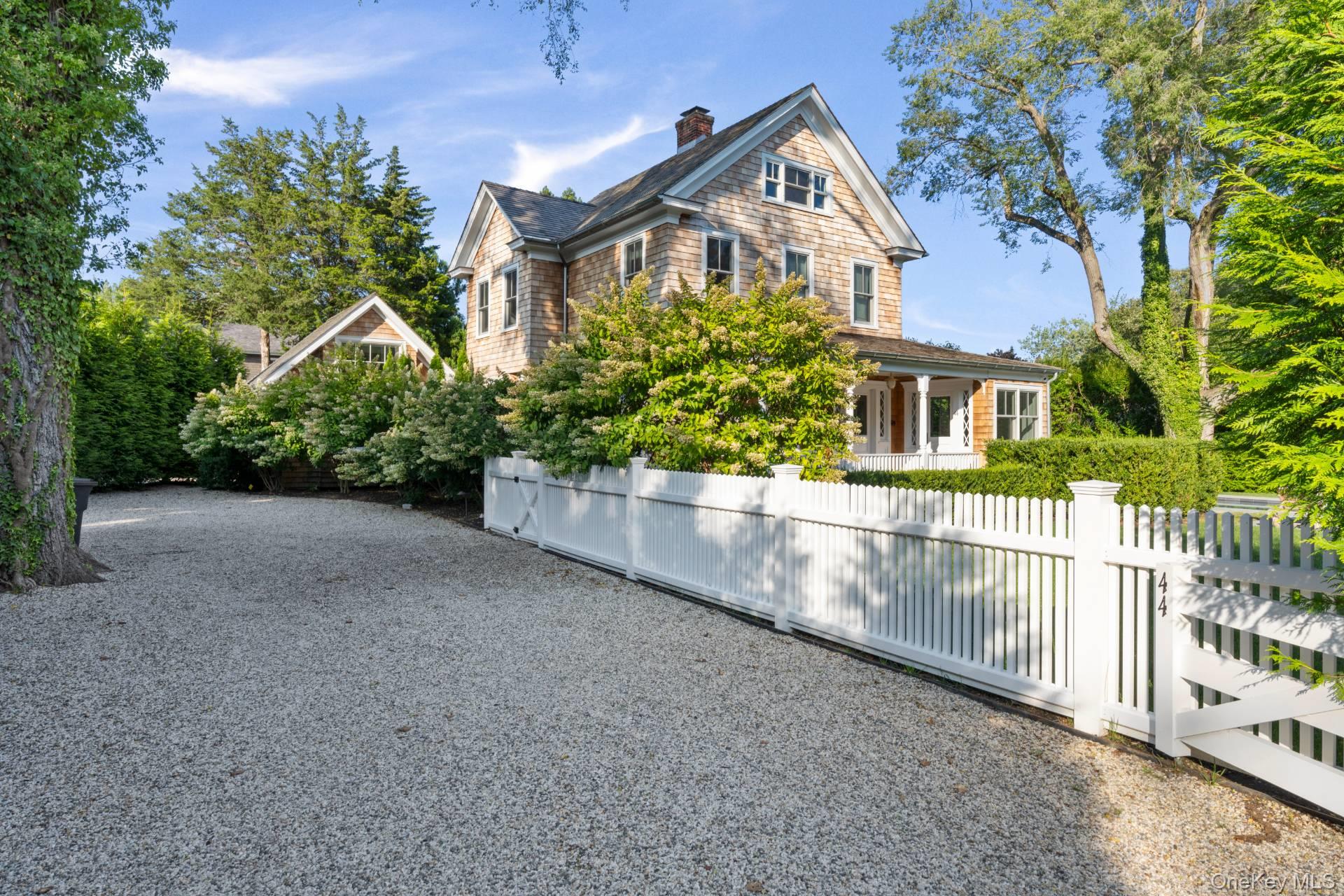 44 Buell Lane, East Hampton, NY 11937