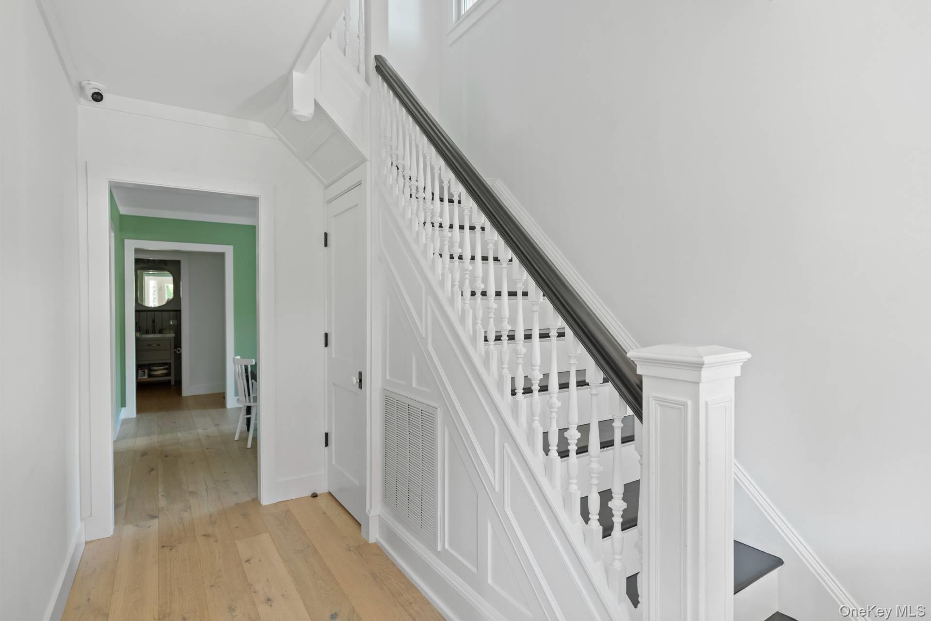 44 Buell Lane, East Hampton, NY 11937