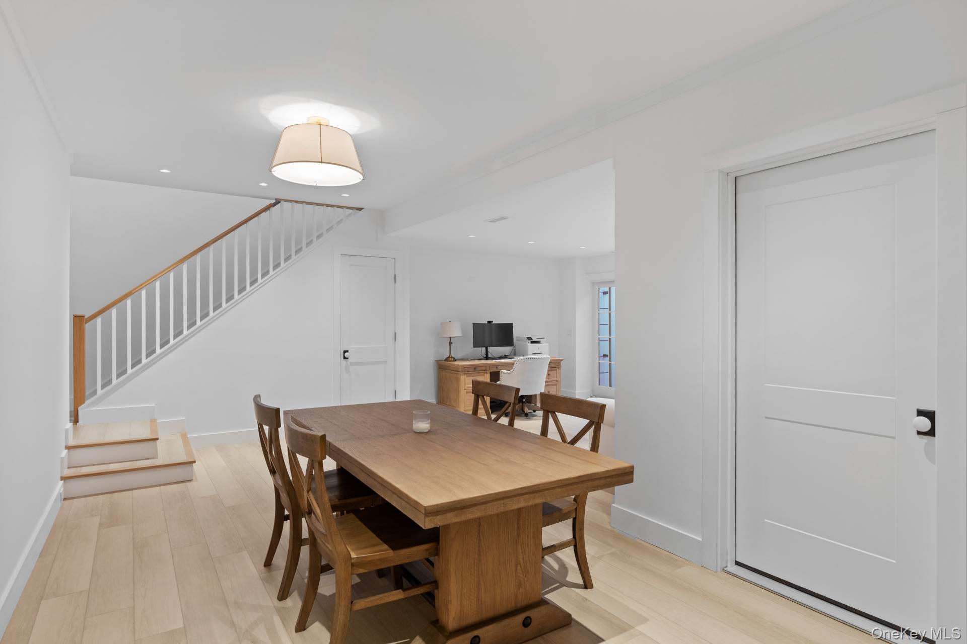 44 Buell Lane, East Hampton, NY 11937