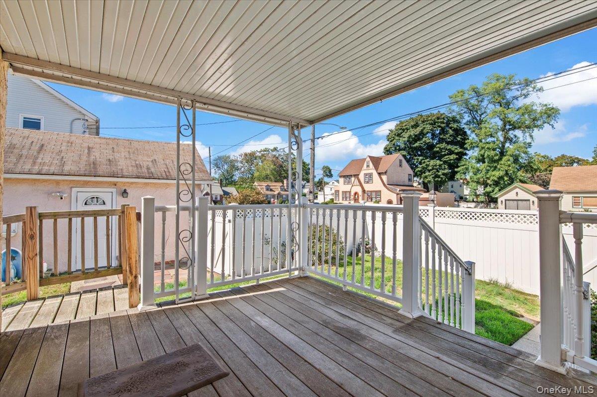 160 Rockaway Parkway, Valley Stream, NY 11580