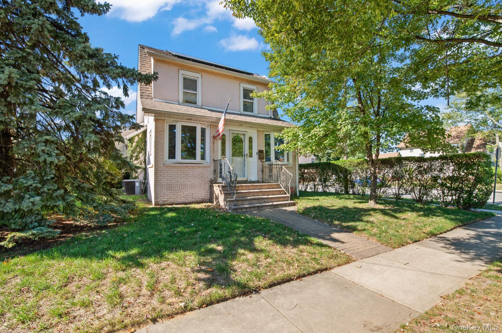 160 Rockaway Parkway, Valley Stream, NY 11580