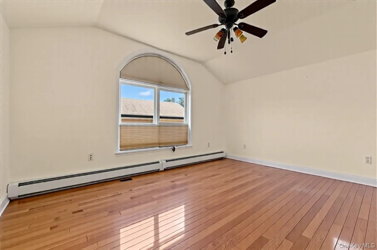 160 Rockaway Parkway, Valley Stream, NY 11580