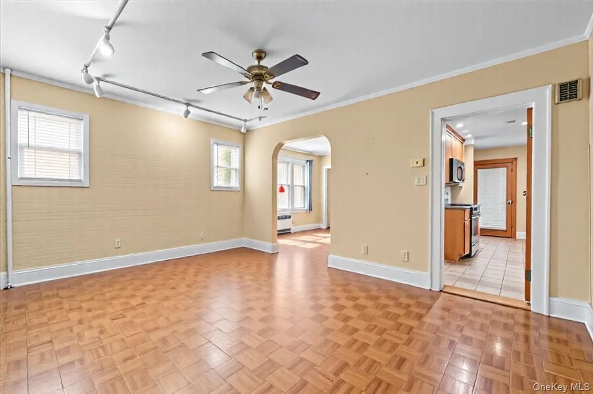 160 Rockaway Parkway, Valley Stream, NY 11580