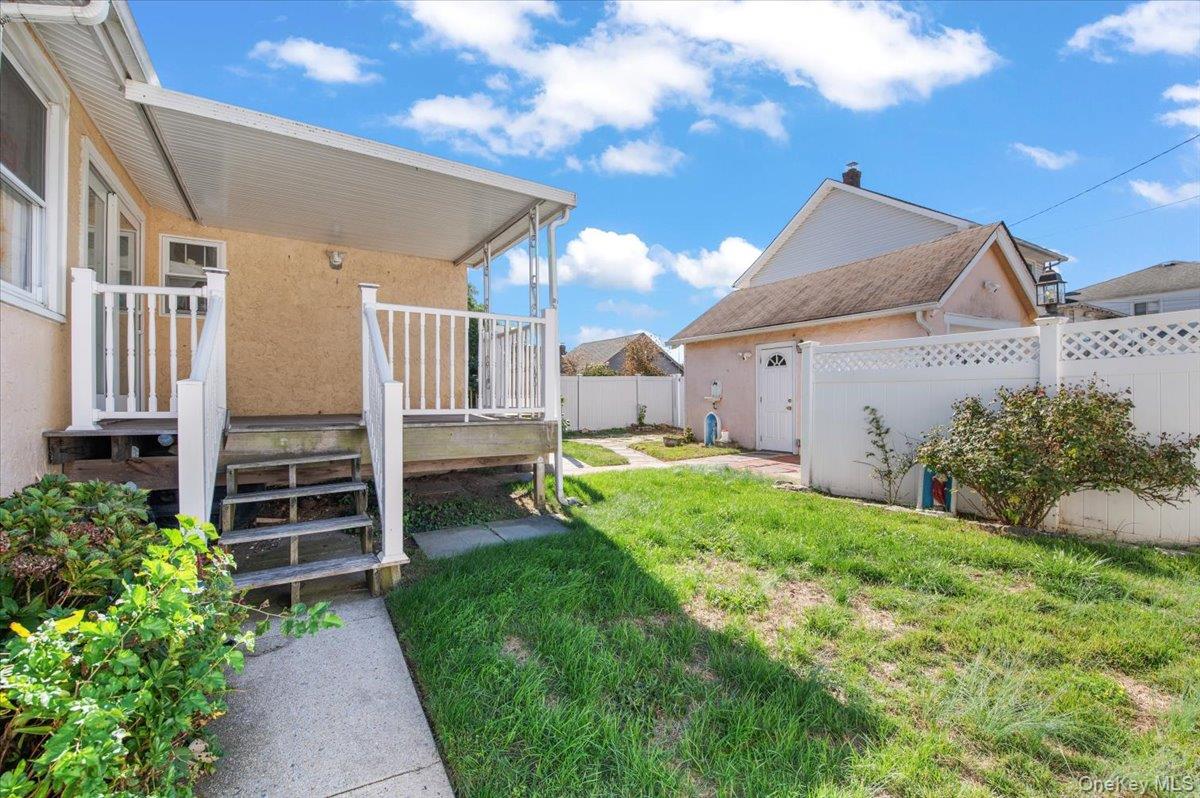 160 Rockaway Parkway, Valley Stream, NY 11580