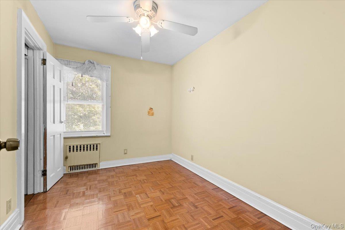 160 Rockaway Parkway, Valley Stream, NY 11580