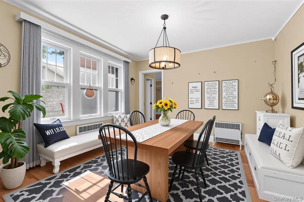 160 Rockaway Parkway, Valley Stream, NY 11580