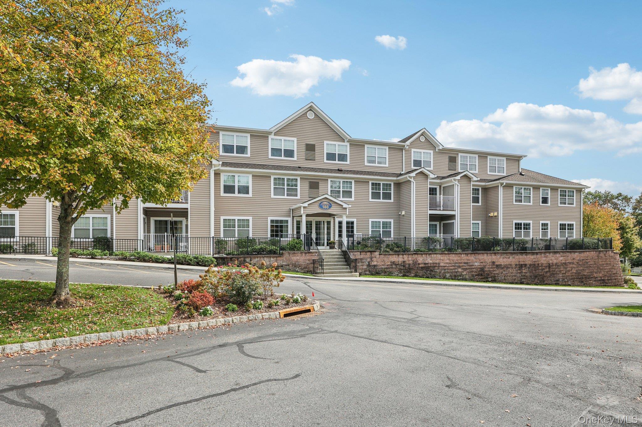 100 Woodcrest Lane # 123, Mount Kisco, NY 10549