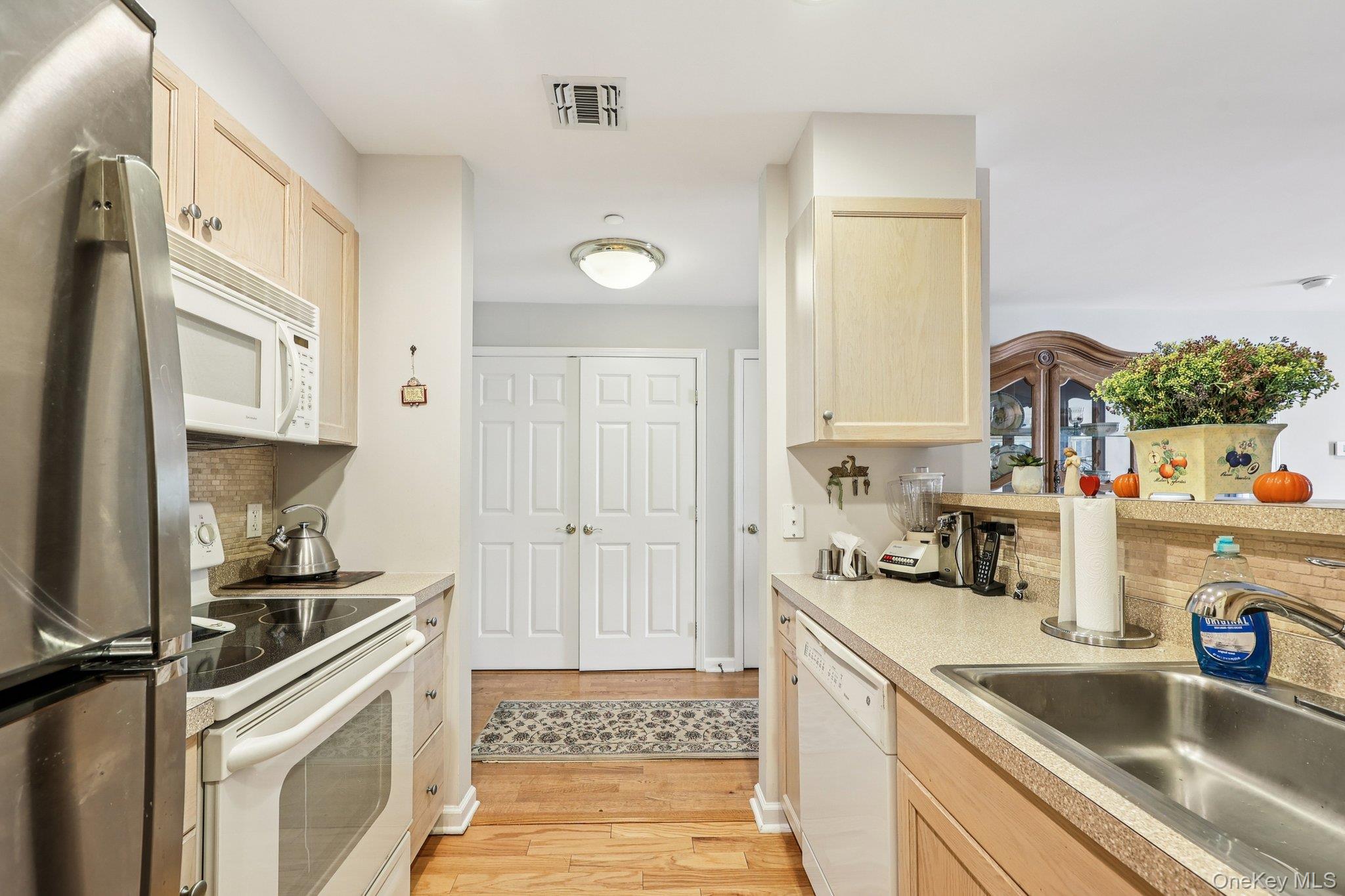 100 Woodcrest Lane # 123, Mount Kisco, NY 10549